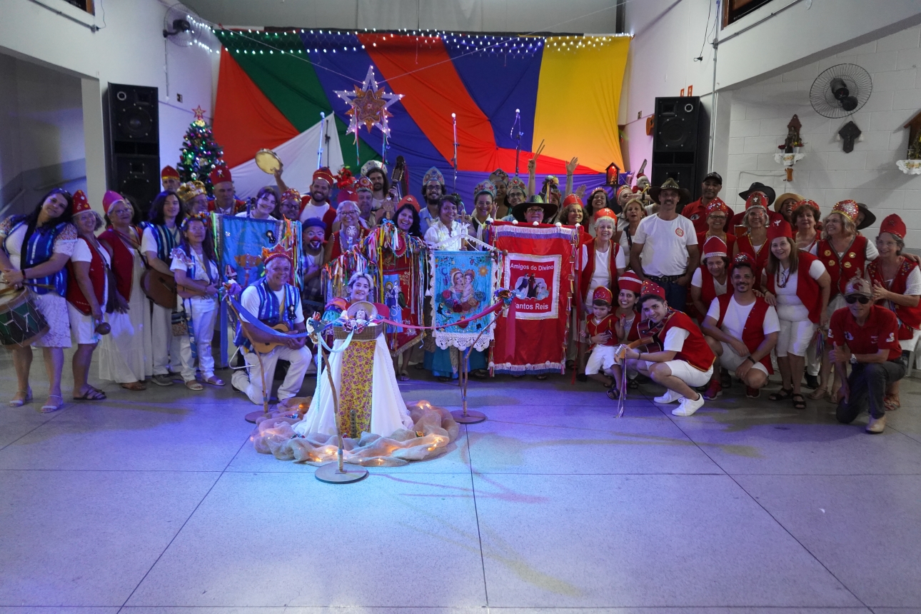 Encontro de Folias de Reis celebra a arte popular e tradição