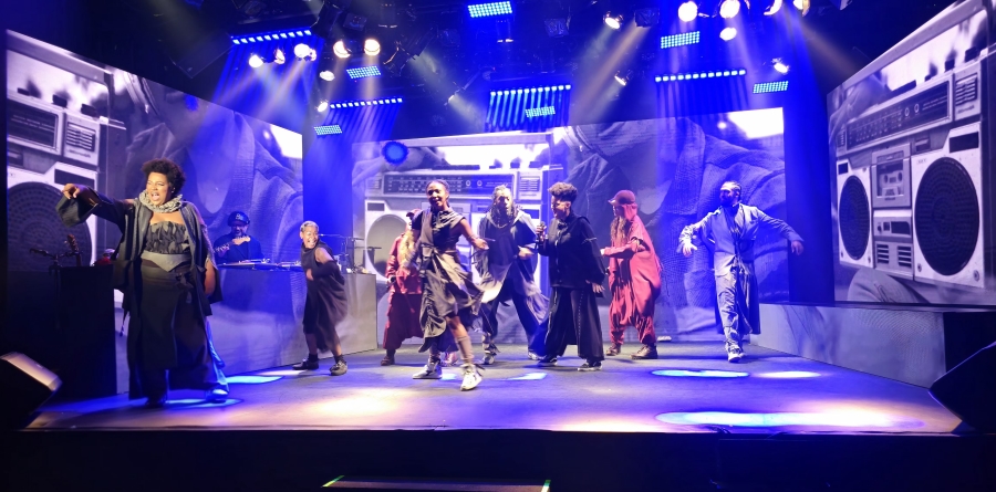 Hip-hop Hamlet transforma Shakespeare em batida urbana no Teatro YouTube