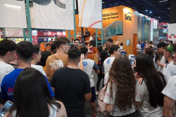 Bienal reúne 269 expositores e aposta em ingresso noturno com cashback de 100%