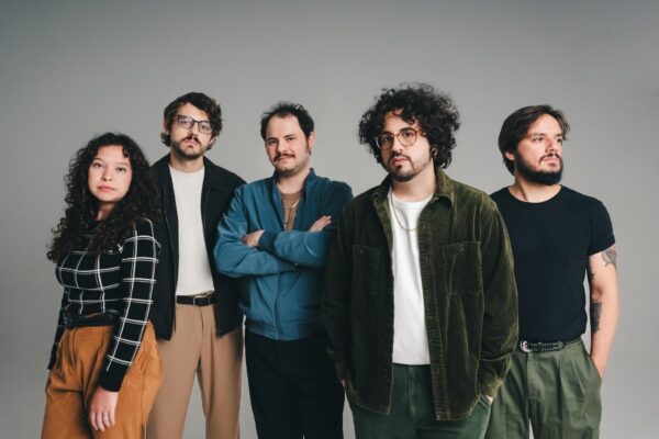 A Olívia lança “Obrigado Por Perguntar Deluxe” em show gratuito na Vila Itororó