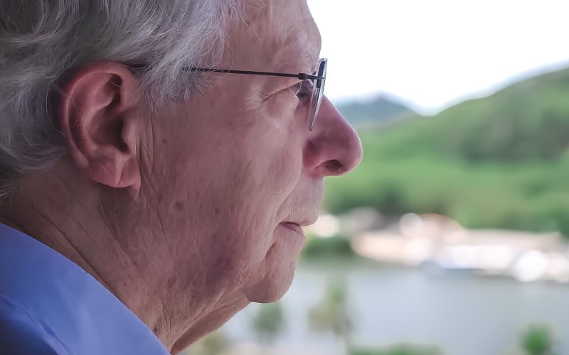 Frei Betto Escritor, teólogo e ativista brasileiro, Frei Betto desempenha papel significativo na política e na sociedade do país. Na sua trajetória, muitas vezes desafiadora das estruturas de poder opressivas, como foi na ditadura militar brasileira, entre 1964 e 1985, são marcantes a conexão com comunidades populares e movimentos sociais, além da interlocução entre a Igreja Católica e o Estado.