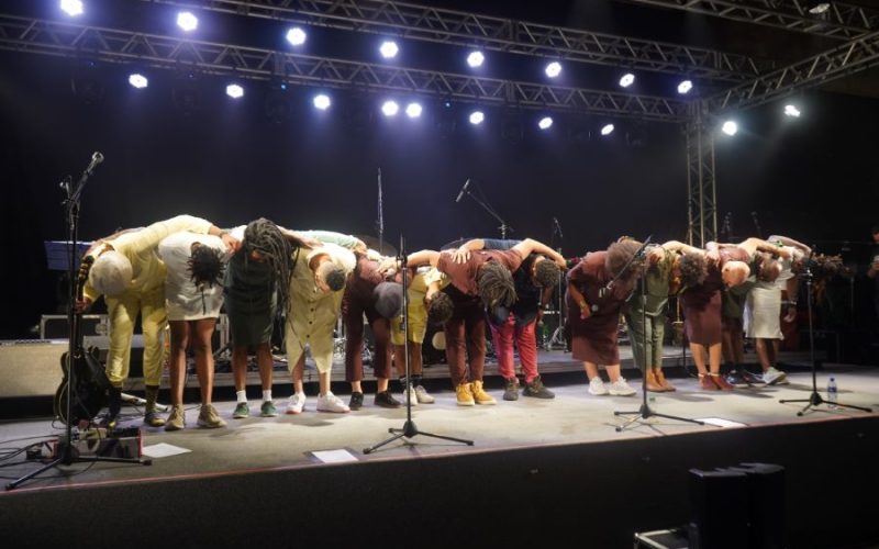 Aláfia sobre ao palco do Sesc Osasco para celebrar 10 anos