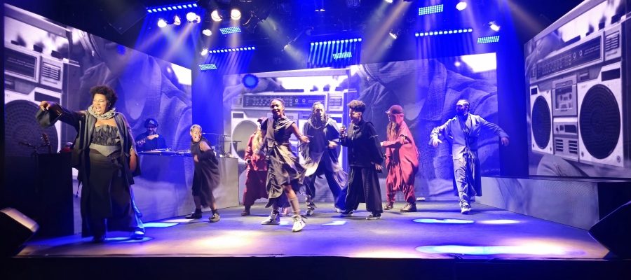 Hip-hop Hamlet transforma Shakespeare em batida urbana no Teatro YouTube