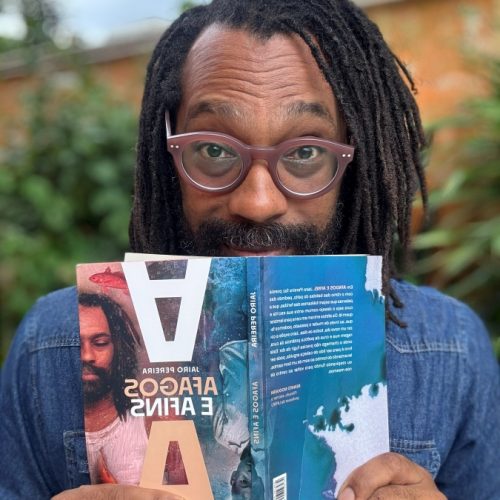 Lançamento de Afagos e afins, de Jairo Pereira, reúne poesia e afeto na Megafauna
